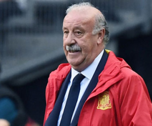 Vừa bị loại, Tây Ban Nha lại đón thêm tin sốc về HLV Del Bosque