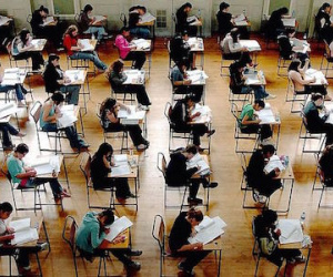 25.000 học sinh Pháp kí đơn phản đối kì tú tài vì quá khó