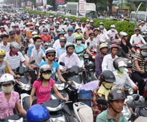 Cấm xe máy tại Hà Nội: Phải tính phương án dân đi lại bằng gì?