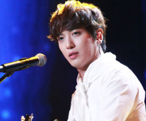 Jung Yong Hwa (CNBLUE) bị cảnh sát điều tra về tội thao túng cổ phiếu