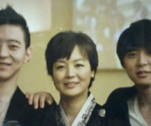 Mẹ Park Yoochun không dám ra đường vì scandal của con