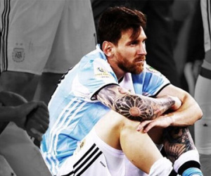 Ronaldo kêu gọi Messi mạnh mẽ, đừng bỏ cuộc