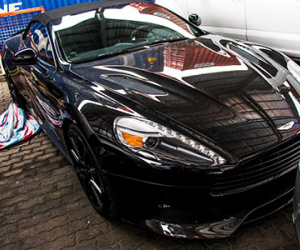 Aston Martin Vanquish mui trần đầu tiên ở Việt Nam