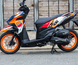 Honda Click 125i sơn dàn áo phong cách CBR1000 Repsol