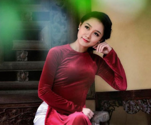 Cận cảnh nhan sắc khi để mặt mộc của BTV trẻ nhất Thời sự 19h