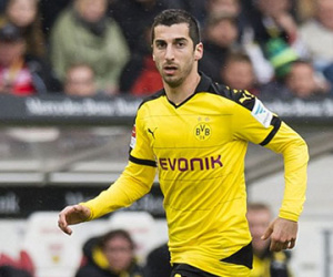 Chưa ký hợp đồng, Man Utd đã lộ áo đấu của Mkhitaryan