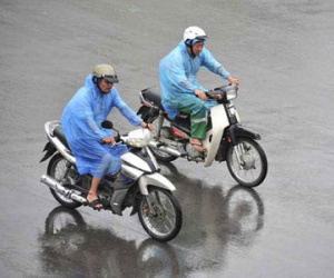 Cuối tuần, mưa dông bao trùm cả nước
