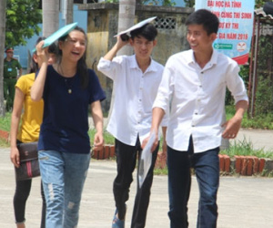 Đề Toán không dễ giật điểm 10, thí sinh bùi ngùi ra sớm