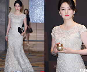 Lee Young Ae khoe vẻ quyến rũ ở tuổi 45