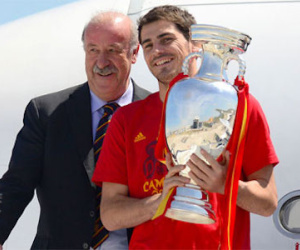 Del Bosque: "Casillas là cầu thủ duy nhất tôi không nhắn tin cảm ơn"