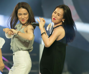 Hòa Minzy quậy tưng bừng bên Võ Hạ Trâm