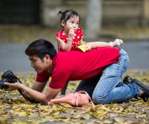 Những ông bố Việt Nam chăm con lay động lòng người