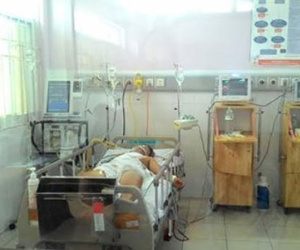 Chồng tự đâm 2 nhát dao vào tim vì giận vợ