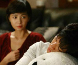 Đàn bà đừng nghe chồng nịnh mà ở nhà chăm con, xin tiền chồng