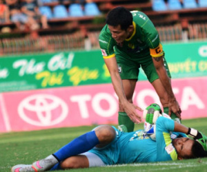 HLV Cần Thơ: "Cầu thủ HAGL non, không biết chơi tiểu xảo"