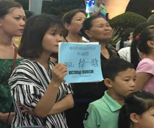 Hướng dẫn viên Trung Quốc bị tố mạo danh người Việt để làm du lịch