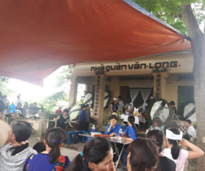 Mùa hè dang dở của 3 nữ sinh ngoại thương