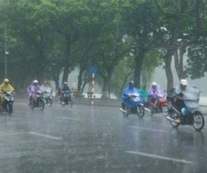 Mưa lũ diễn biến phức tạp, Hà Nội mưa giông