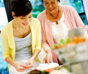 Phát hiện bí mật "động trời" khi chạm trán con dâu ở nhà nghỉ