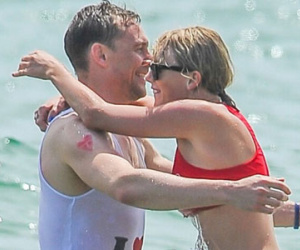 Taylor Swift và chàng "Loki" quấn nhau không rời ở bãi biển