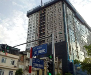 Chủ nhà 8B Lê Trực thách thức dư luận