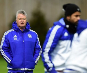 Hiddink từ chối ba lời mời, chờ cơ hội dẫn dắt tuyển Anh