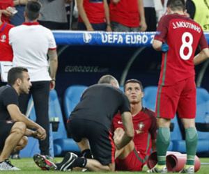 Ronaldo đã nói gì để động viên đồng đội đá 11 mét