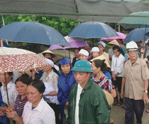 Nén tâm nhang bằng thơ khóc tiễn nữ sinh bị sát hại