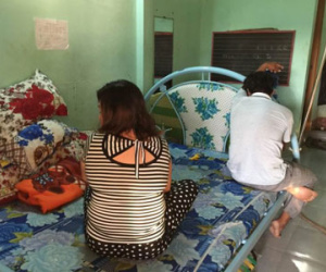 Bán dâm ngay tại phòng ngủ của gia đình