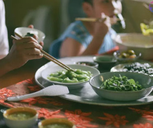 Chỉ cần ngồi cạnh nhau, bữa cơm nào cũng ngon, ngày nào cũng sẽ là ngày hạnh phúc