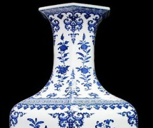 Dùng bình hoa cổ 860.000 USD làm vật chặn cửa suốt 36 năm