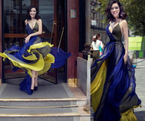 Giáng My hở ngực hết cỡ ở Paris Fashion Week