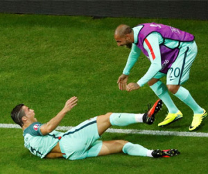 Ronaldo ăn mừng phấn khích khi vào chung kết Euro 2016