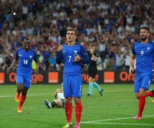 Cú đúp của Griezmann đưa Pháp vào chung kết Euro