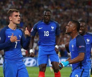 Giải mã kiểu ăn mừng "gọi điện thoại" độc đáo của Griezmann