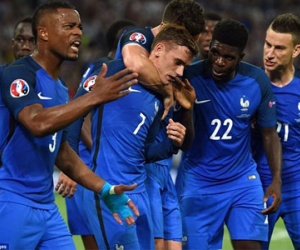 HLV Deschamps: "Đức rất hay, nhưng Pháp không biết đầu hàng"