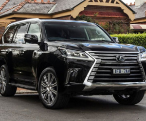 "Chuyên cơ mặt đất" Lexus LX570 tăng 2,3 tỷ đồng sau 1/7