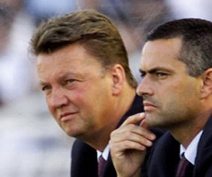Mourinho quét sạch dấu tích của Louis van Gaal tại sân tập của Man United