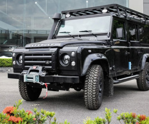 Xe off-road Land Rover Defender hơn 2 tỷ về Việt Nam