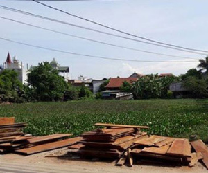 Chồng phá cửa xông vào nhà, điên cuồng xả dao chém vợ