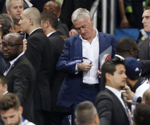 Deschamps: "Nỗi đau không thể diễn tả bằng lời"