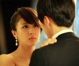 "Lửa gần rơm" mà sao không bén?
