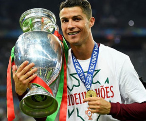 Ronaldo: "Tôi chờ chức vô địch này lâu lắm rồi"