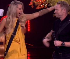 Thí sinh The Voice Australia lộ ngực trên truyền hình