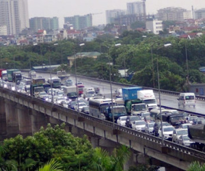 Hà Nội: Hàng ngàn ô tô “chết cứng” ở đường trên cao