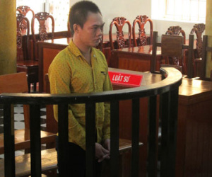 Hận tình, chồng dùng thuốc trừ sâu hạ độc vợ trẻ