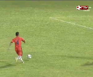 Phạt nặng cầu thủ vào bóng "sởn gai ốc" ở V.League