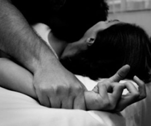 Vào nhà nghỉ với người yêu, khi về định hiếp dâm bà chủ