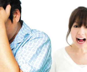 Cánh cửa nhà nghỉ mở ra, vợ trẻ chết lặng