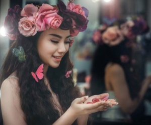 Chán hở hang, Linh Miu gây sốc với bộ ảnh đẹp như thiên thần